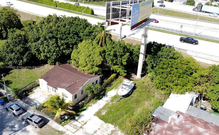 Pictures of Mixed Use, Hospitality, Multifamily property located at 321 NW 37th St, Miami, FL 33127 for sales - image #1