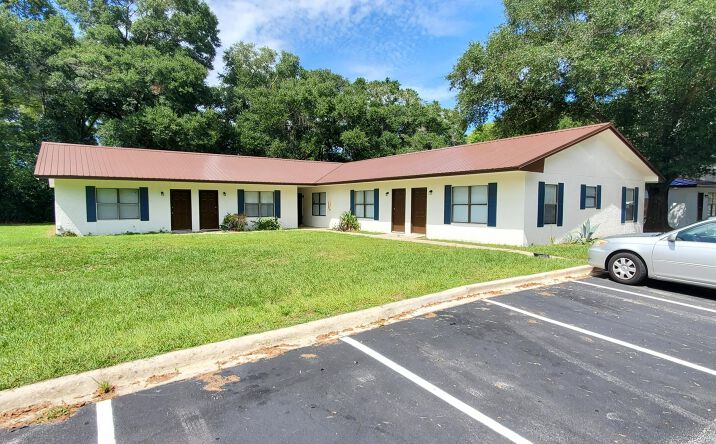 Pictures of Multifamily property located at 125 N Davis Lane, Defuniak Springs, FL 32433 for sales - image #1