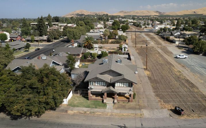 Pictures of Multifamily property located at 130 W Thurman Ave, Porterville, CA 93257 for sales - image #1