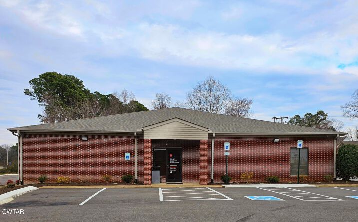 Pictures of Office property located at 121 Executive Drive, Jackson, TN 38305 for sales - image #1