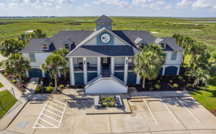 Pictures of Hospitality, Retail, Special Purpose property located at 201 Harborwalk Blvd, Hitchcock, TX 77563 for sales - image #1