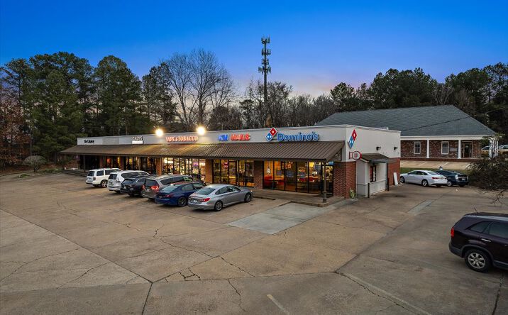 Pictures of Office, Retail property located at 5490 Castlewoods Blvd, Flowood, MS 39232 for sales - image #1