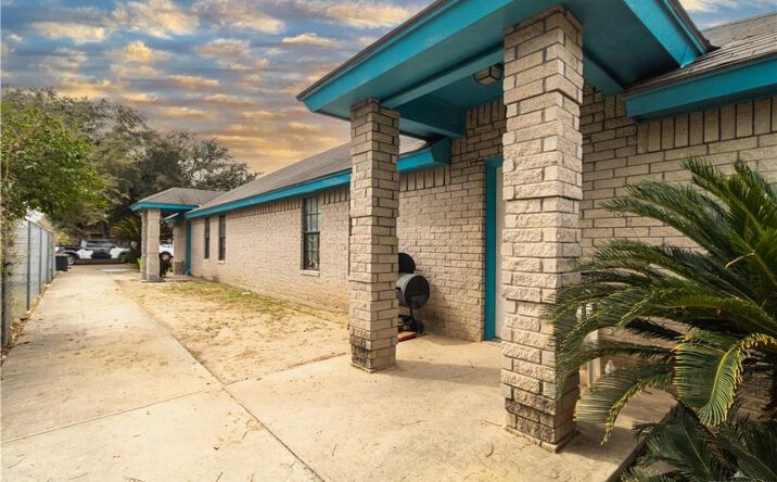 Pictures of Multifamily property located at 429 W Adams Avenue, Alton, TX 78573 for sales - image #1