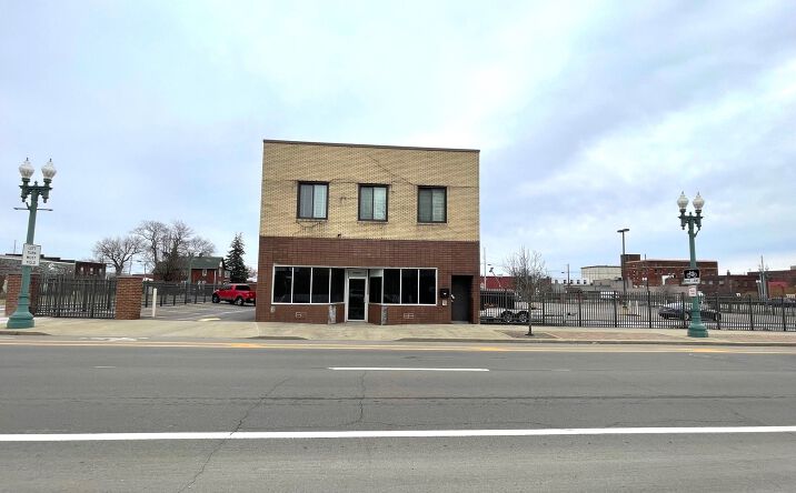 Pictures of Mixed Use, Office, Retail property located at 530 Walnut Ave NE, Canton, OH 44702 for sales - image #1