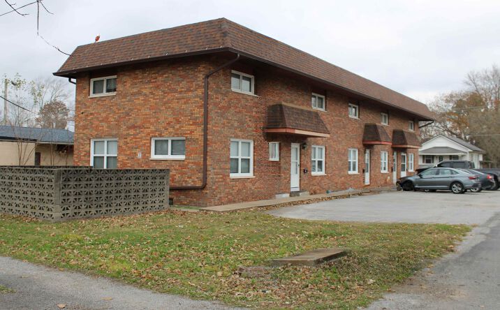 Pictures of Multifamily property located at 419 W Main St, Du Quoin, IL 62832 for sales - image #1
