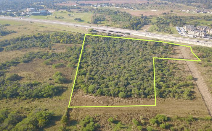 Pictures of Land property located at NE Zac Lentz Pkwy, Victoria, TX 77904 for sales - image #1
