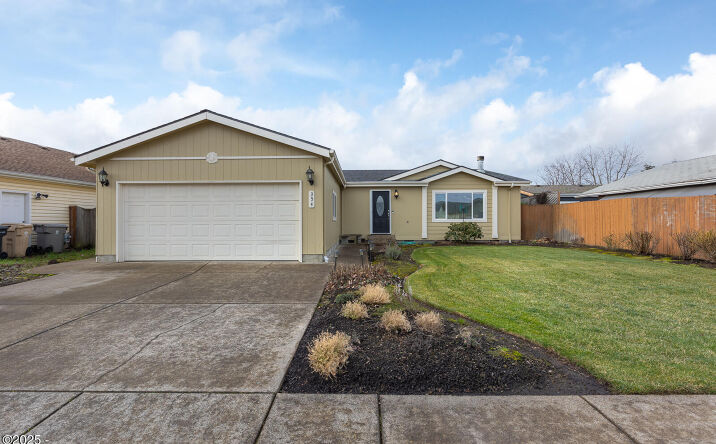 Pictures of Multifamily property located at 354 Meadowlark Court, Albany, OR 97322 for sales - image #1