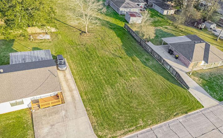 Pictures of Land property located at Willow St, New Iberia, LA 70560 for sales - image #1