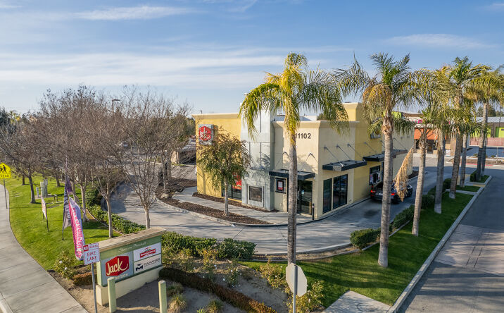 Pictures of Retail property located at 11102 Brimhall Rd, Bakersfield, CA 93312 for sales - image #1