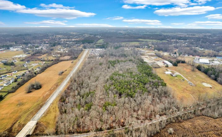 Pictures of Land, Mixed Use, Multifamily property located at 2034 W Broad St, Cookeville, TN 38501 for sales - image #1