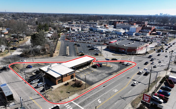 Pictures of Retail property located at 2014 State St, New Albany, IN 47150 for sales - image #1