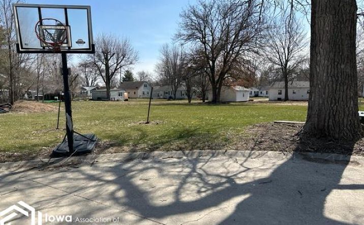 Pictures of Land property located at 705 S 8th St Circle, Fairfield, IA 52556 for sales - image #1