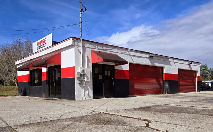 Pictures of Mixed Use, Office, Retail property located at 1021 Seminola Blvd, Casselberry, FL 32707 for sales - image #1