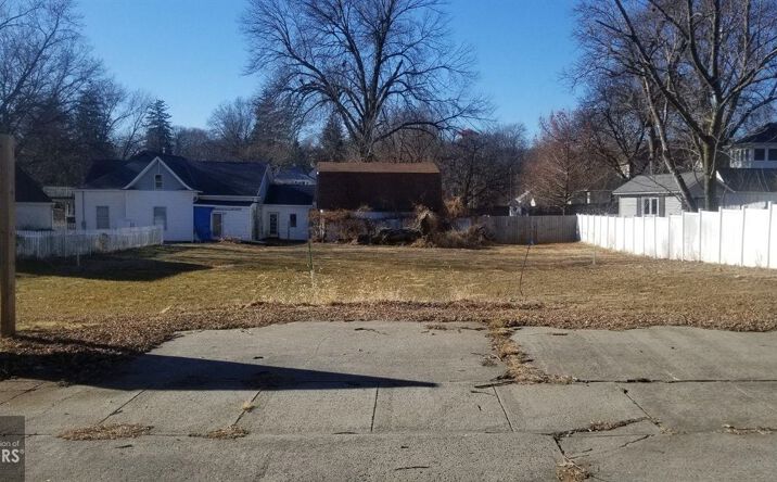 Pictures of Land property located at 106 North 18th Street E, Clarinda, IA 51632 for sales - image #1