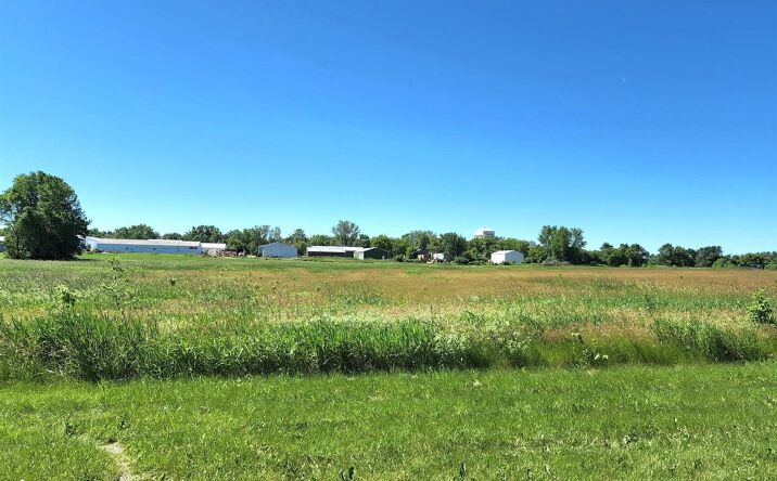 Pictures of Land property located at 2955 9th Street SW, Mason City, IA 50401-1458 for sales - image #1