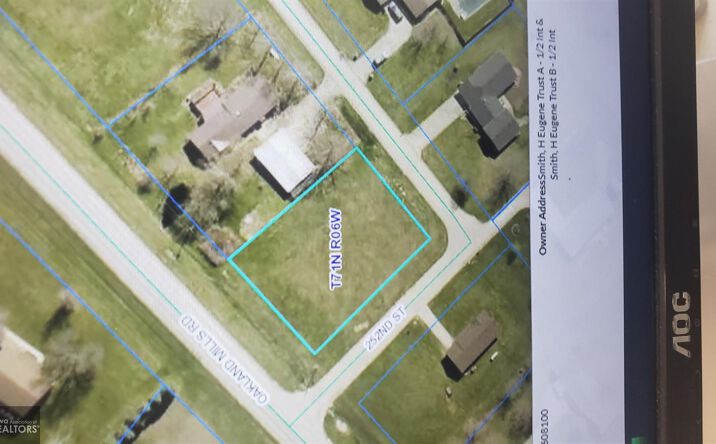 Pictures of Land property located at Lot 2 Hilltop Road, Mount Pleasant, IA 52641 for sales - image #1