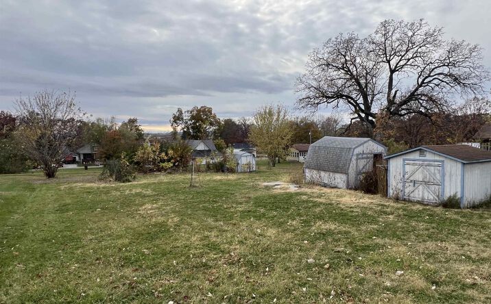 Pictures of Land property located at 806 Wood Street, Eldon, IA 52554 for sales - image #1