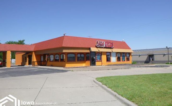 Pictures of Office, Retail property located at 2806 Mount Pleasant Street, Burlington, IA 52601 for sales - image #1