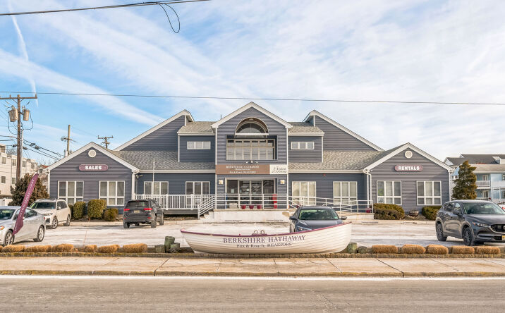 Pictures of Retail property located at 109 34th St, Ocean City, NJ 08226 for sales - image #1