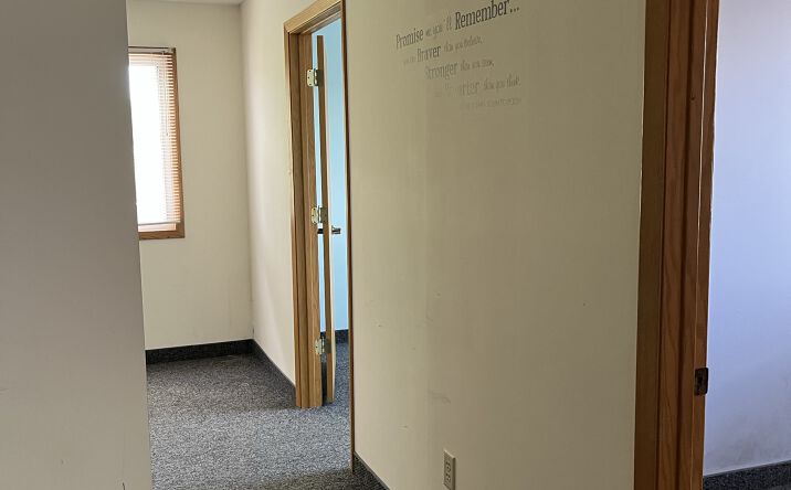 Pictures of Office property located at 2301 Woodbridge St, Roseville, MN 55113 for sales - image #1