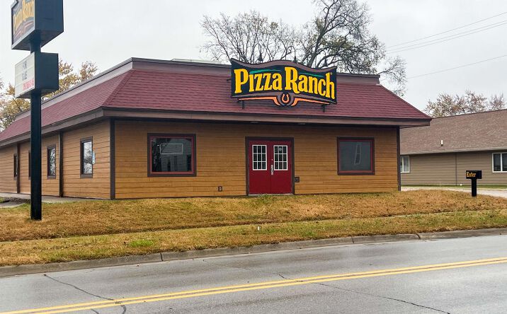 Pictures of Retail property located at 1914 Edgington Avenue, Eldora, IA 50627 for sales - image #1