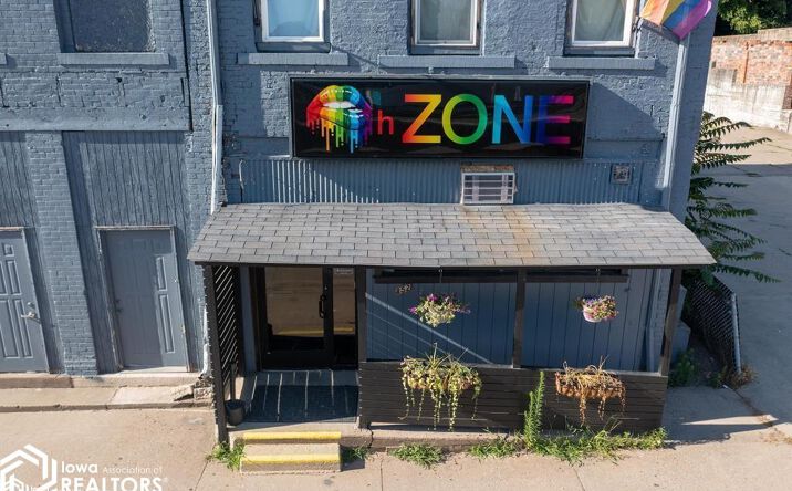 Pictures of Retail, Land property located at 854 Washington Street, Burlington, IA 52601 for sales - image #1