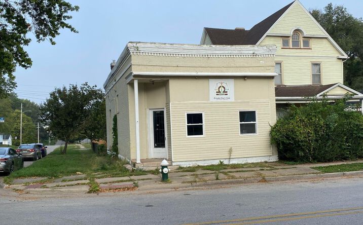 Pictures of Retail, Office property located at 425 S Leebrick Street, Burlington, IA 52601 for sales - image #1