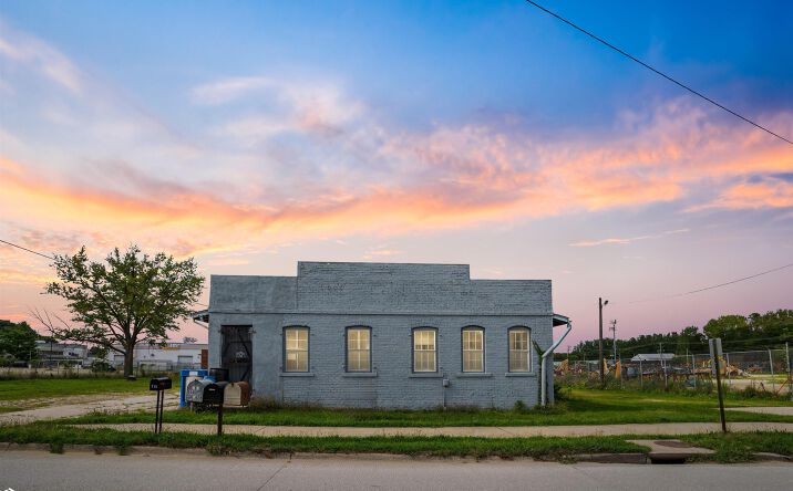 Pictures of Industrial, Office property located at 800 Cash Street, Burlington, IA 52601 for sales - image #1