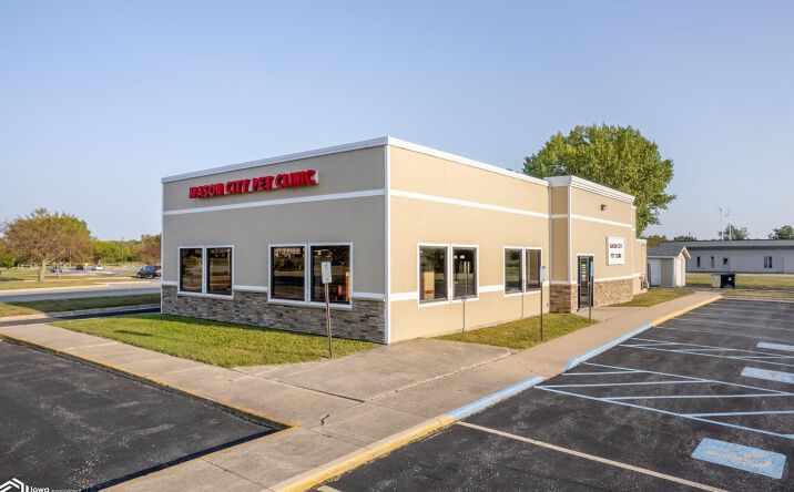 Pictures of Retail, Office property located at 510 Village Green Drive, Mason City, IA 50401 for sales - image #1