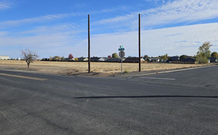Pictures of Land property located at 320 1st Ave, Culver, OR 97734 for sales - image #1