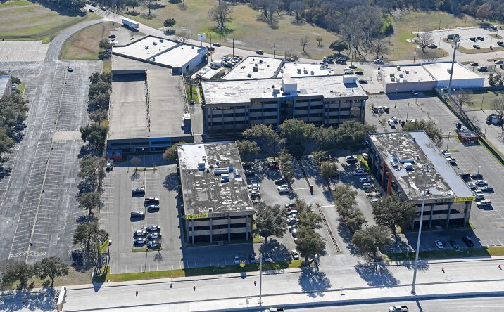 Pictures of Office property located at 10925 / 10935 / 10945 Estate Ln, Dallas, TX 75238 for sales - image #1