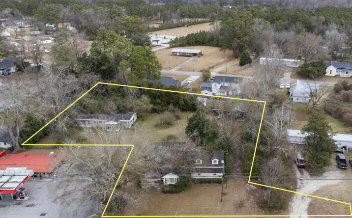Pictures of Special Purpose property located at 202 Kinston Highway, Richlands, NC 28574 for sales - image #1