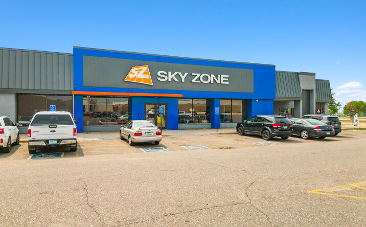 Pictures of Retail, Special Purpose property located at 198 Northtown Dr, Blaine, MN 55434 for sales - image #1