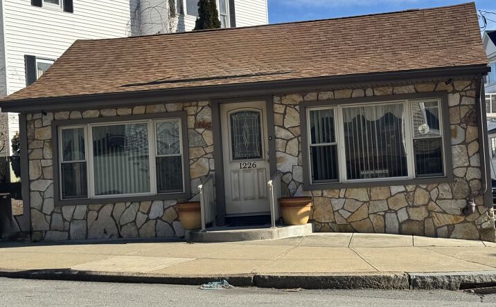 Pictures of Mixed Use, Retail property located at 1226 S Main St, Fall River, MA 02724 for sales - image #1