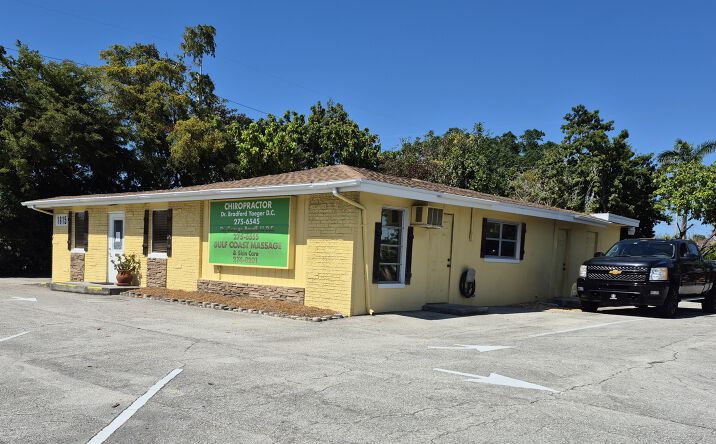Pictures of Office, Retail property located at 1615 Colonial Blvd, Fort Myers, FL 33907 for sales - image #1