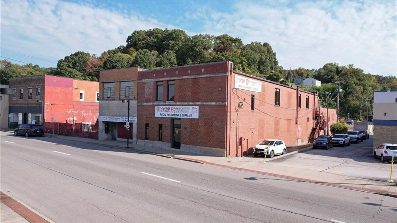 Pictures of Mixed Use, Office, Retail, Self Storage property located at 416 Washington St W, Charleston, WV 25302 for sales - image #1
