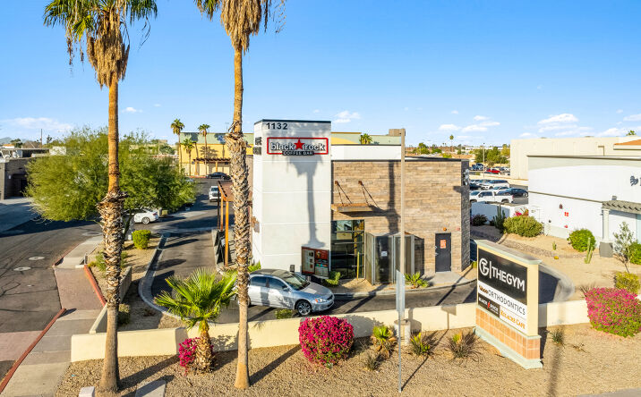 Pictures of Retail property located at 1132 S Gilbert Rd, Mesa, AZ 85204 for comps - image #1