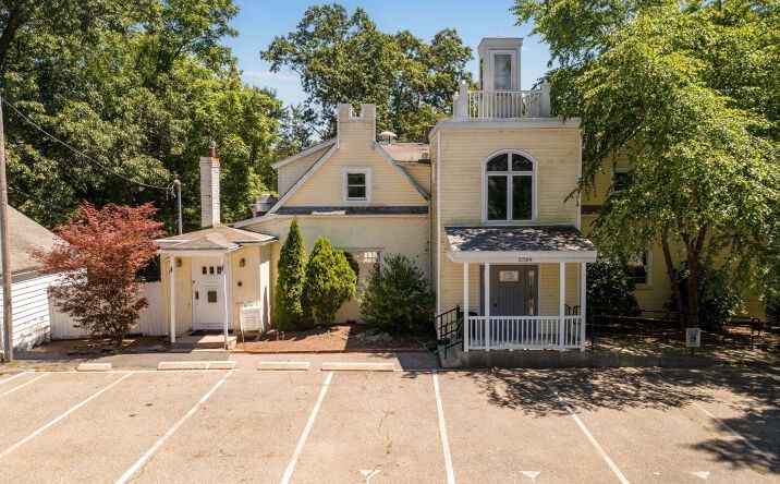Pictures of Hospitality, Mixed Use, Multifamily, Office, Retail property located at 2589 Boston Rd, Wilbraham, MA 01095 for sales - image #1
