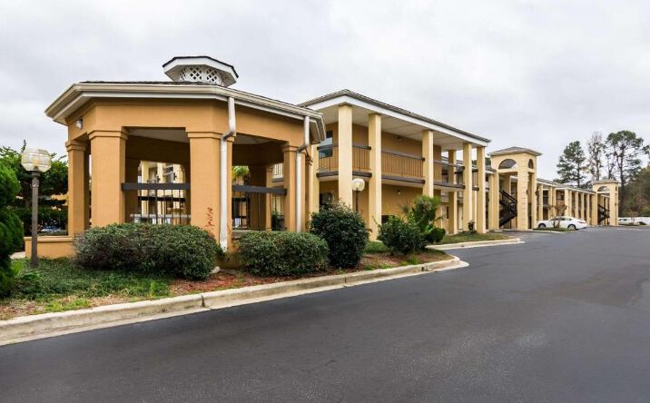 Pictures of Hospitality property located at 914 W Lucas St, Florence, SC 29501 for sales - image #1