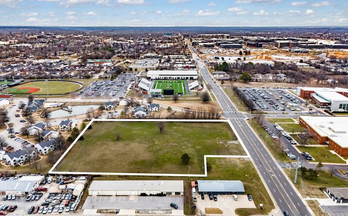 Pictures of Land property located at 4.72 Ac SE J St, Bentonville, AR 72712 for sales - image #1