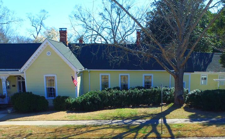 Pictures of Hospitality property located at 132 E College St, Griffin, GA 30224 for sales - image #1