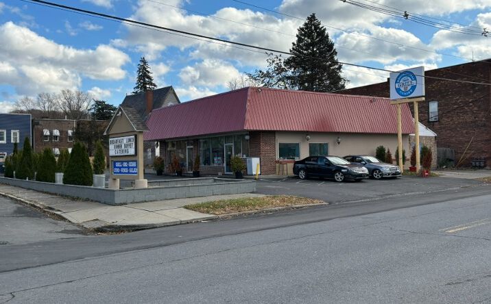 Pictures of Retail property located at 908 River St, Troy, NY 12180 for sales - image #1