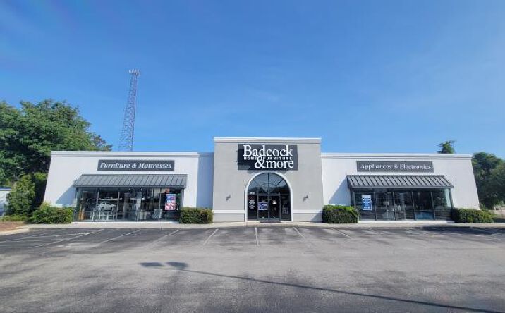 image of property at 6737 MARKET ST Wilmington NC 28405-3703