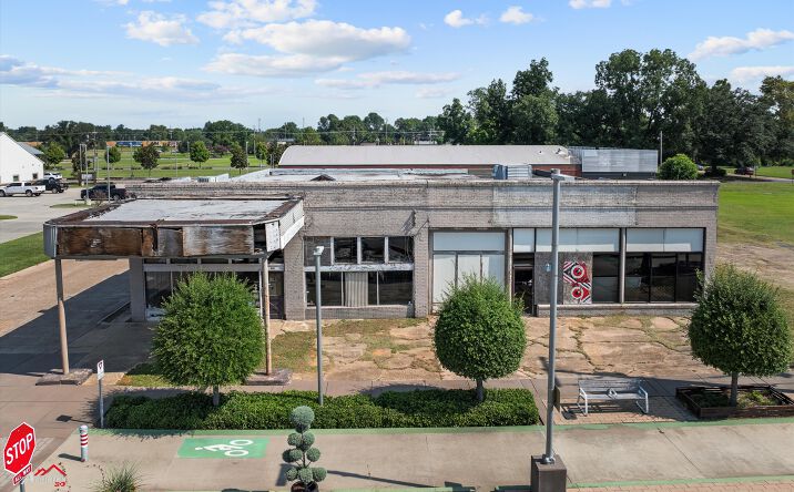 Pictures of Mixed Use, Office, Retail, Special Purpose property located at 801 Barksdale Blvd, Bossier City, LA 71111 for sales - image #1