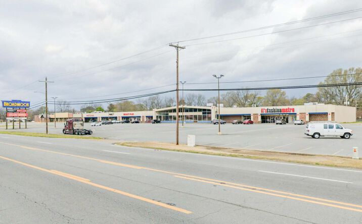 Pictures of Retail property located at 1605 - 1803 E Harding Ave, Pine Bluff, AR 71601 for sales - image #1