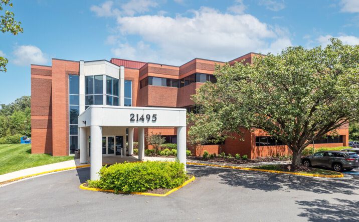 Pictures of Office property located at 21495 Ridgetop Cir, Sterling, VA 20166 for sales - image #1