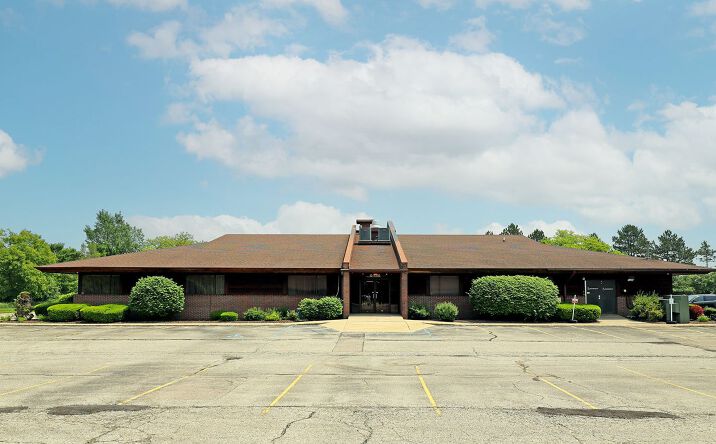 Pictures of Office property located at 4110 Pier N Blvd, Mt. Morris Twp, MI 48504 for sales - image #1