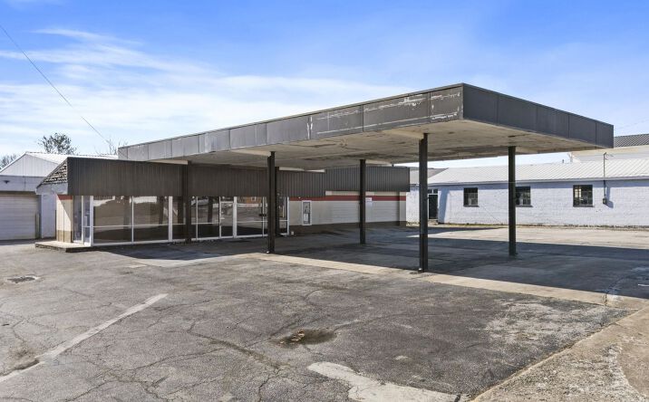 Pictures of Mixed Use, Office, Retail property located at 206 E Main St, Mount Sterling, KY 40353 for sales - image #1