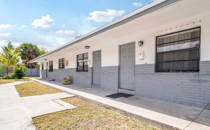 Pictures of Multifamily property located at 4030 SW 19th St, West Park, FL 33023 for sales - image #1