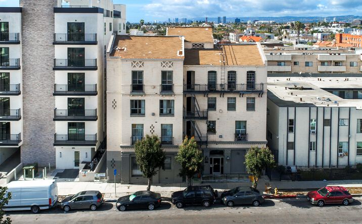 Pictures of Multifamily property located at 839 S St Andrews Pl, Los Angeles, CA 90005 for sales - image #1